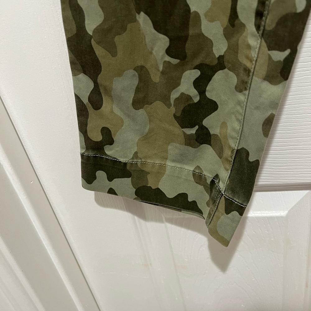 Gap Straight Khaki High Rise Camo Pants Womens Size 8 Green Chino Twill - Picture 6 of 8